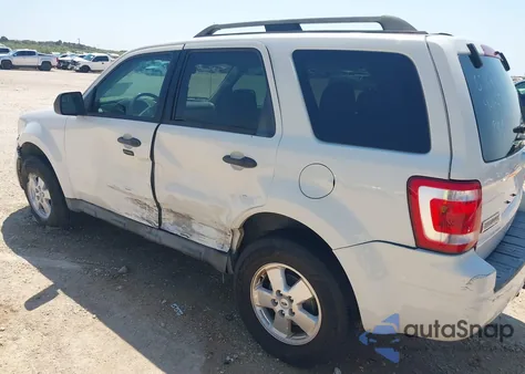 2012 Ford Escape Xlt z USA, uszkodzony, nr VIN 1FMCU0DG0CKA06717